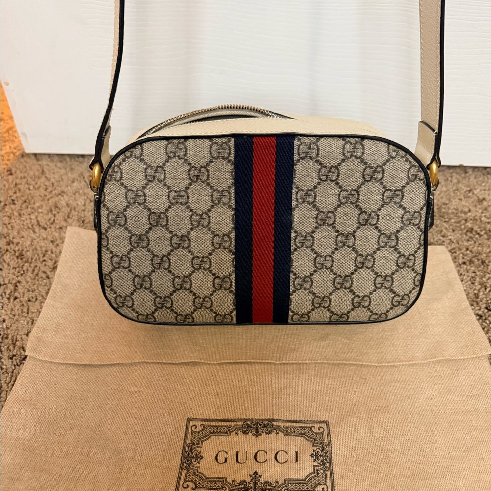 Gucci Beige Crossbody Bag with Navy and Red Stripes - Picture 3 of 10
